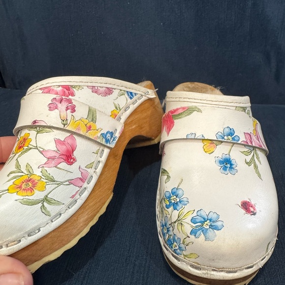 Toddler clogs. Sz 25, approx 8-8.5 us - Picture 3 of 5